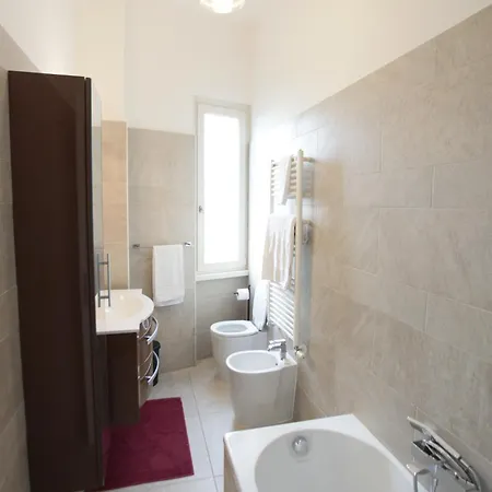 In Punta Di Piedi * Rome