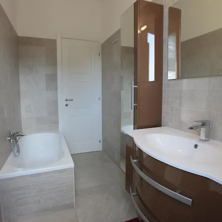 In Punta Di Piedi Rome